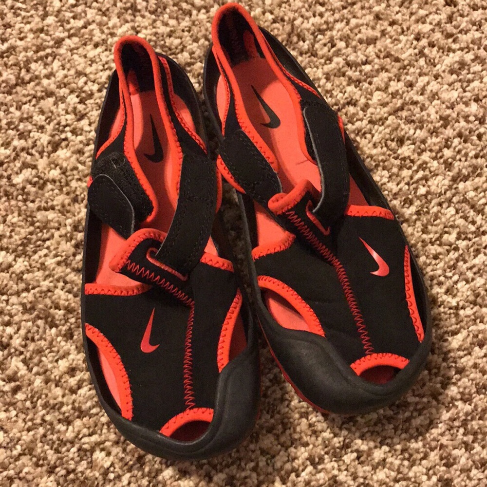 Boys Nike sandals
